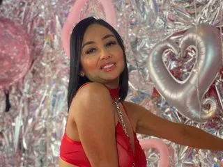 Almaa_18 – webcam model profile photo