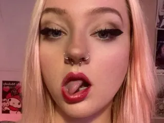 ChloeLevine performer thumbnail