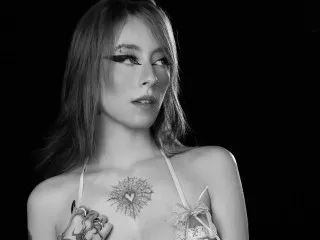 JuneEvanss – webcam model profile photo