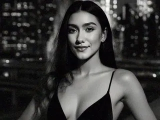 ManuelaHall performer thumbnail