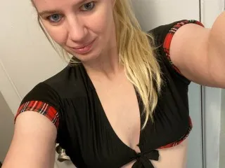 sexysandy99 – webcam model profile photo